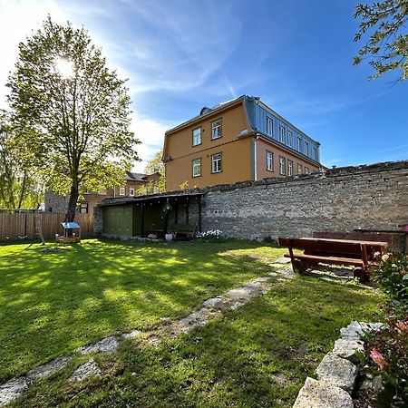 Garden Studio Next To Telliskivi & Old Town Tallinn Exterior photo